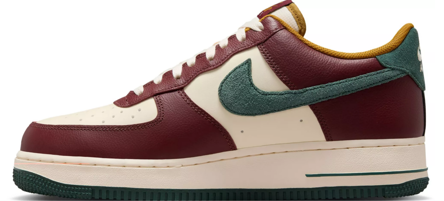 Nike Men's Air Force 1 '07 LV8 Shoes